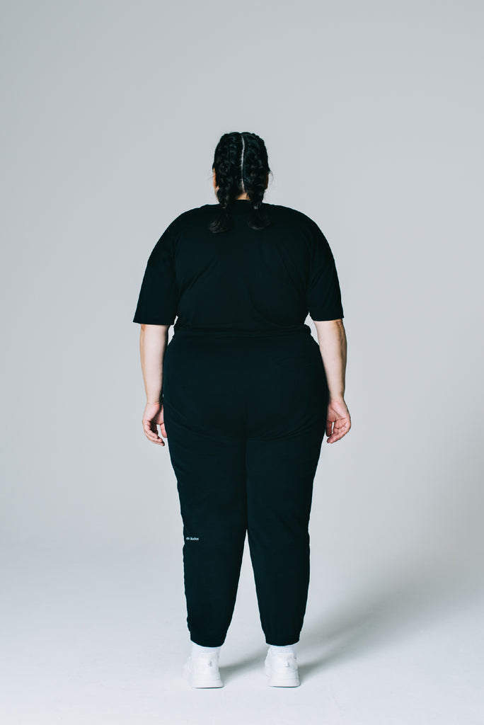 Attain Studios - Lightweight high-waisted Sweatpants in black, which are soft, stretchy and designed in 100% GOTS certified Organic Cotton. Size 3XL